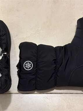 Stylish Black Quilted Winter Boots with Insulated Shaft